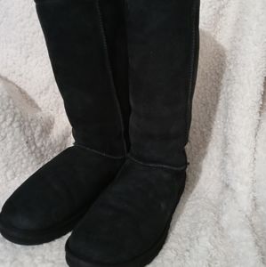 Women's size 10 black suede ugg boots!!